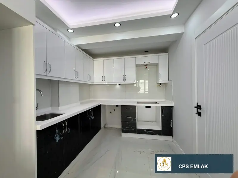 AÇELYA TRANVAY DURAGI YAKINI YATIRIMLIK 2+0  KİRACILI APART