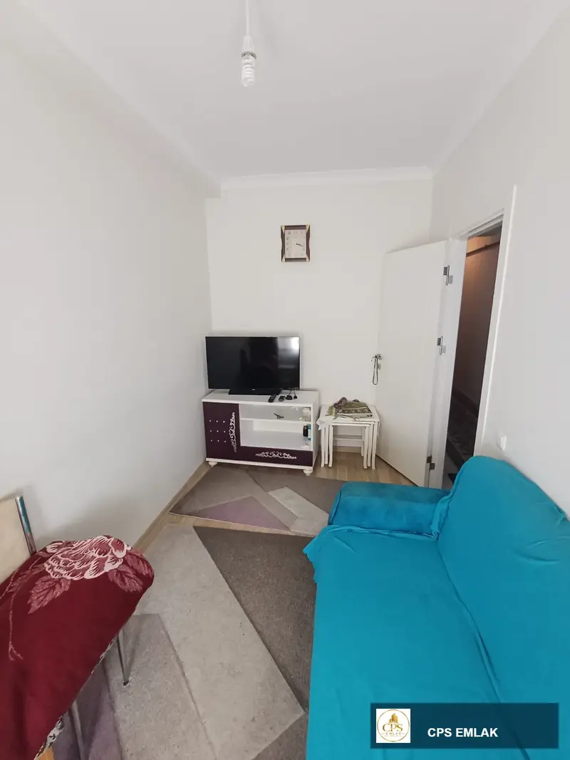 GÖZTEPEDE MUHTARLIGI YAKINI GENİŞ 2+0 FIRSAT DAİRE